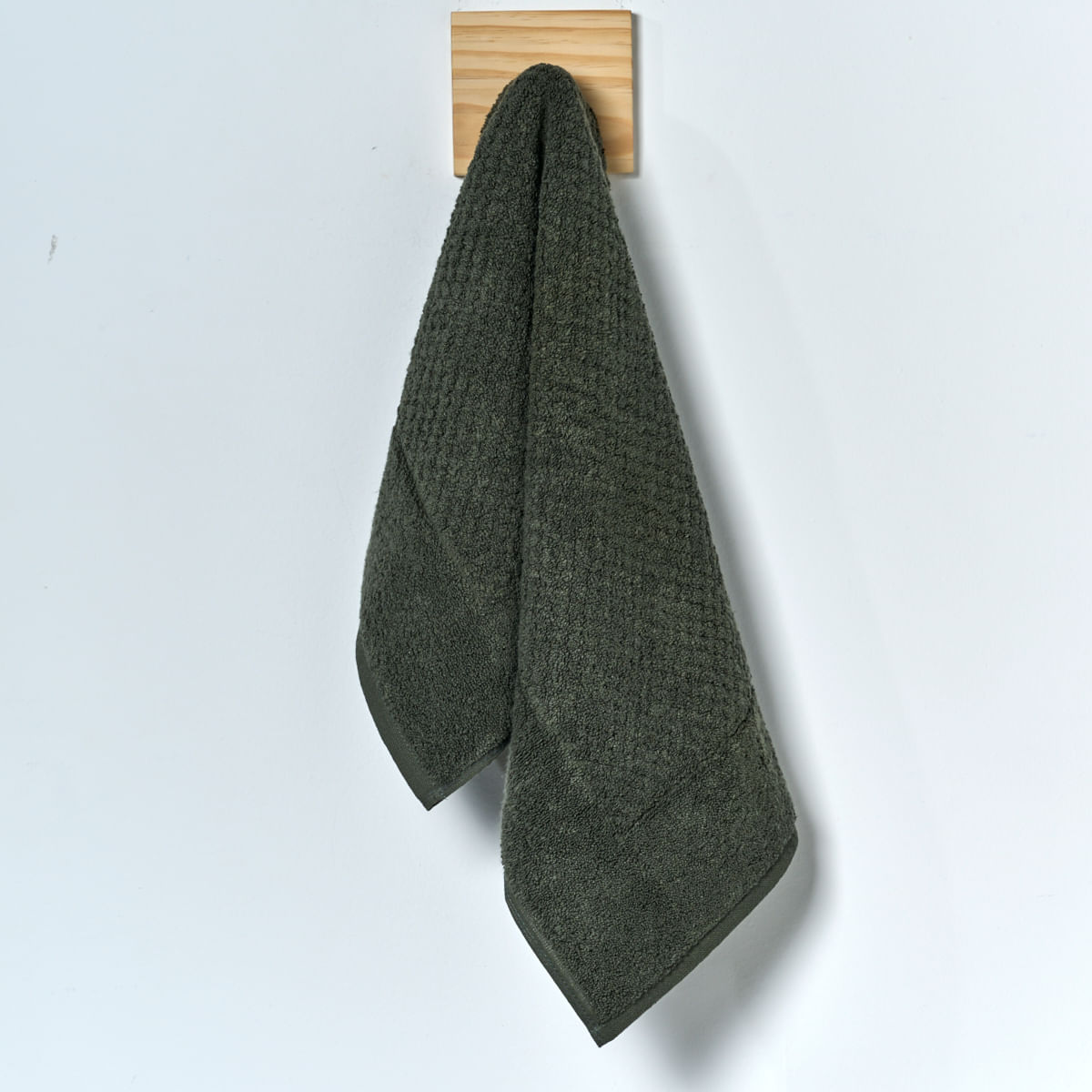 03 06 0033 Piso Seven Hundred Verde Militar 001